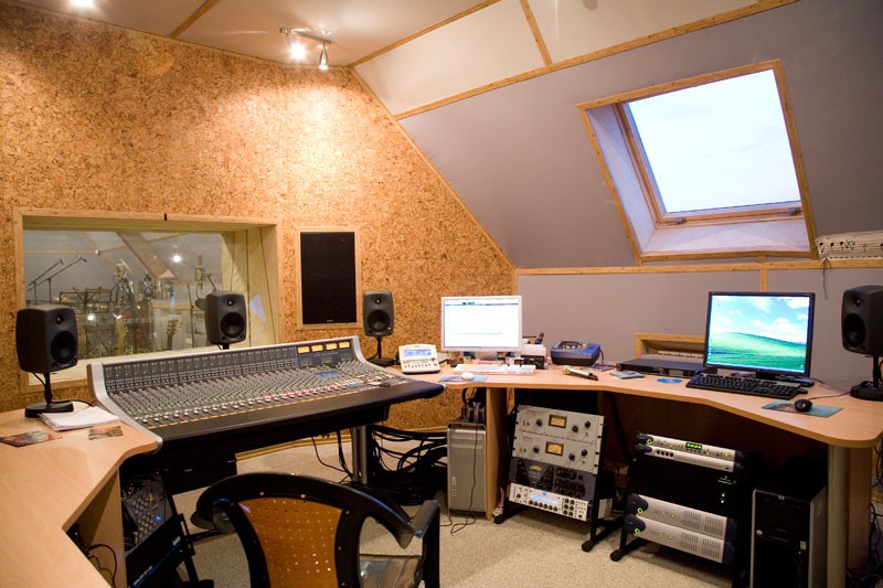 Студия готового бизнеса. Delta студия звукозаписи. Музыкальная студия. Звукозаписывающая студия. Мини студия звукозаписи.