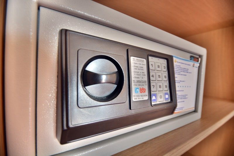 Какие бывают и как пользоваться сейфами в гостинице