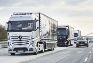 Самоуправляемые грузовики Mercedes Benz отправились в своё первое путешествие