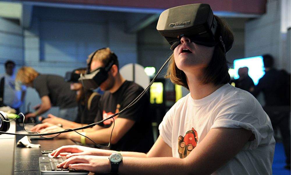 Особенности самых популярных шлемов виртуальной реальности